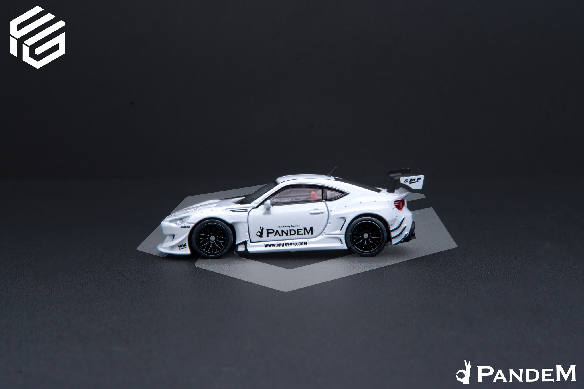 FG 1/64 pandem Modified Subaru BRZ Fully Open