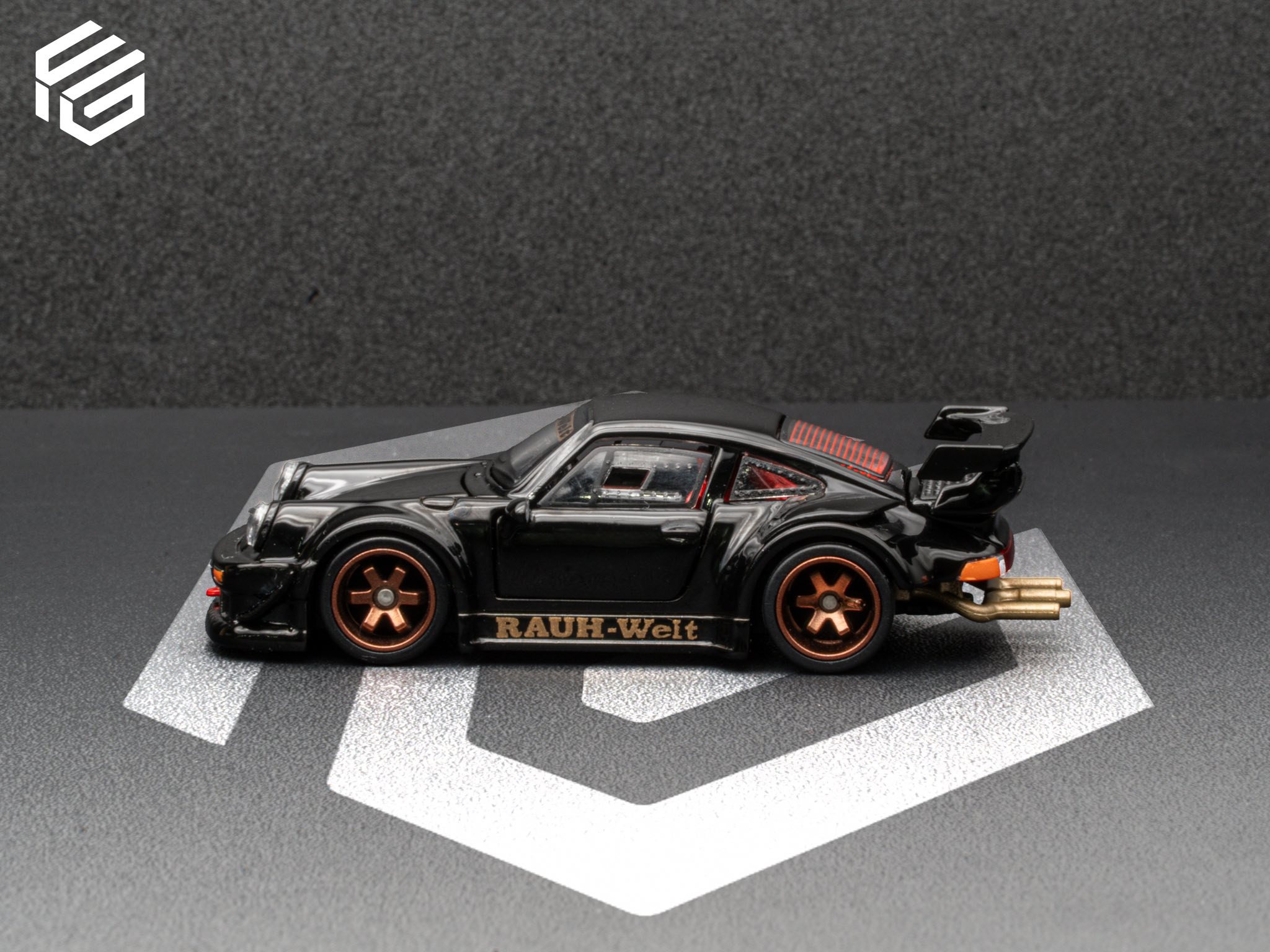 FG 1/64 RWB930 Fully Open 