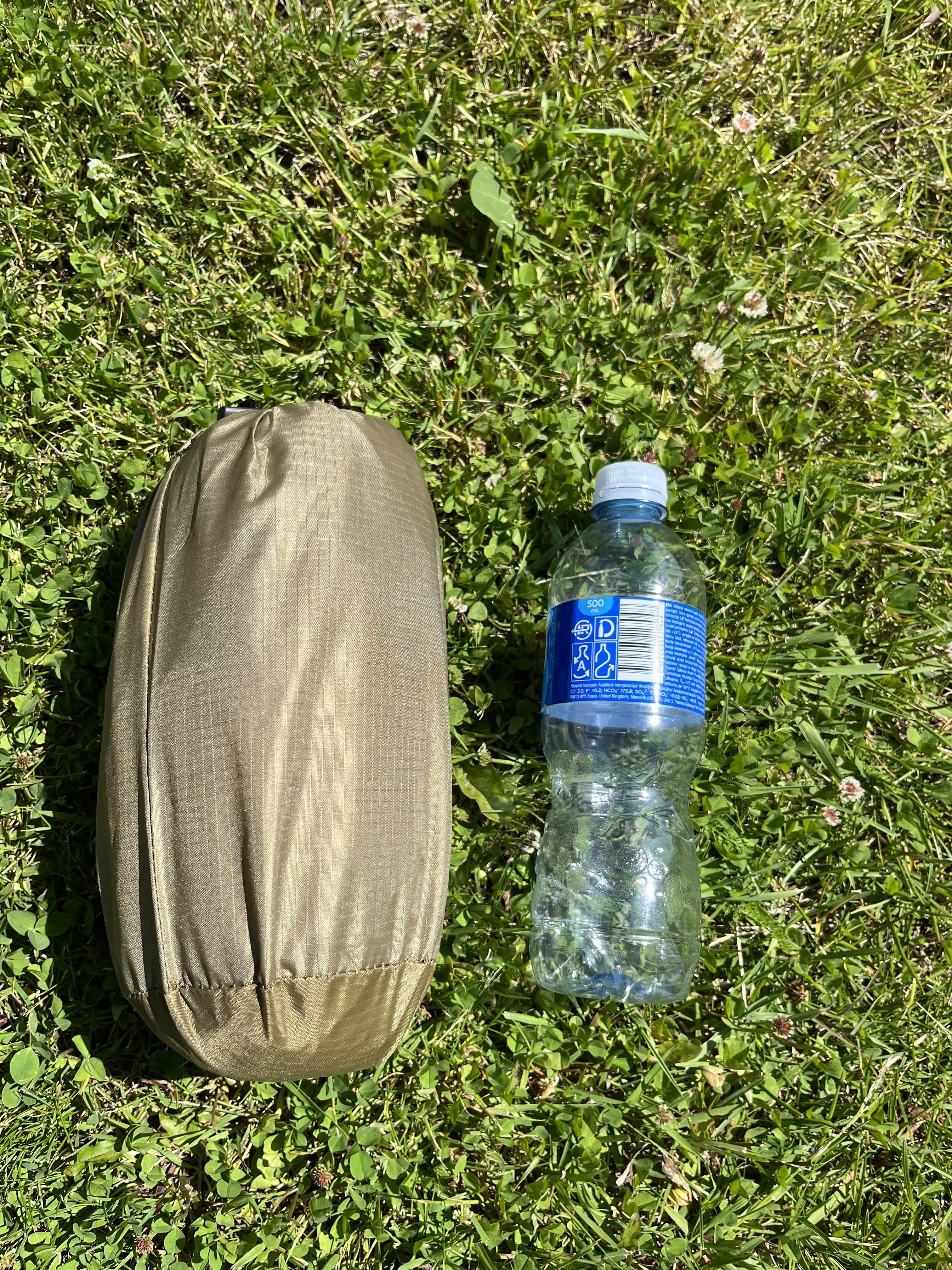 Kempingo brezentas / tentas / pastogė