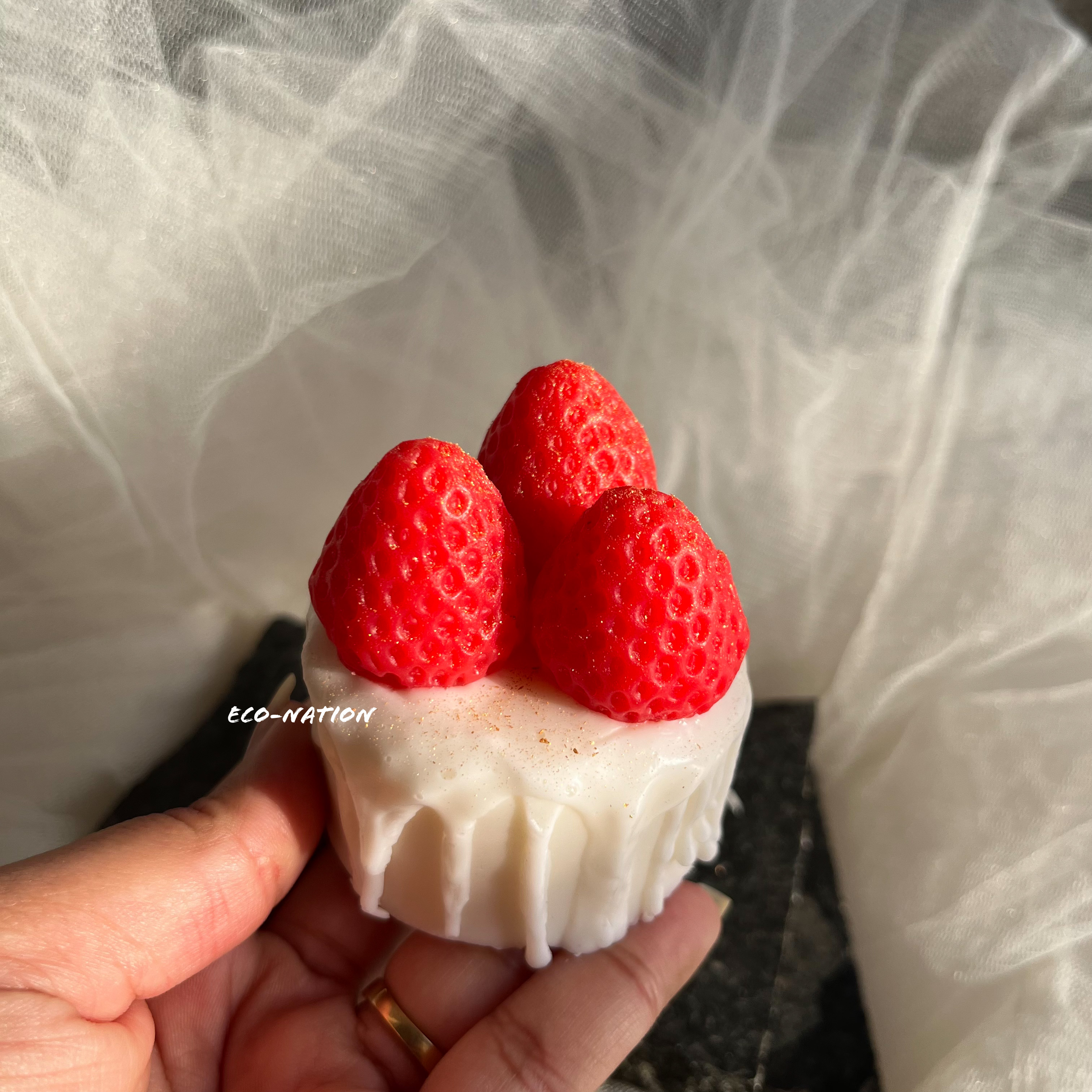 Strawberry delight cake