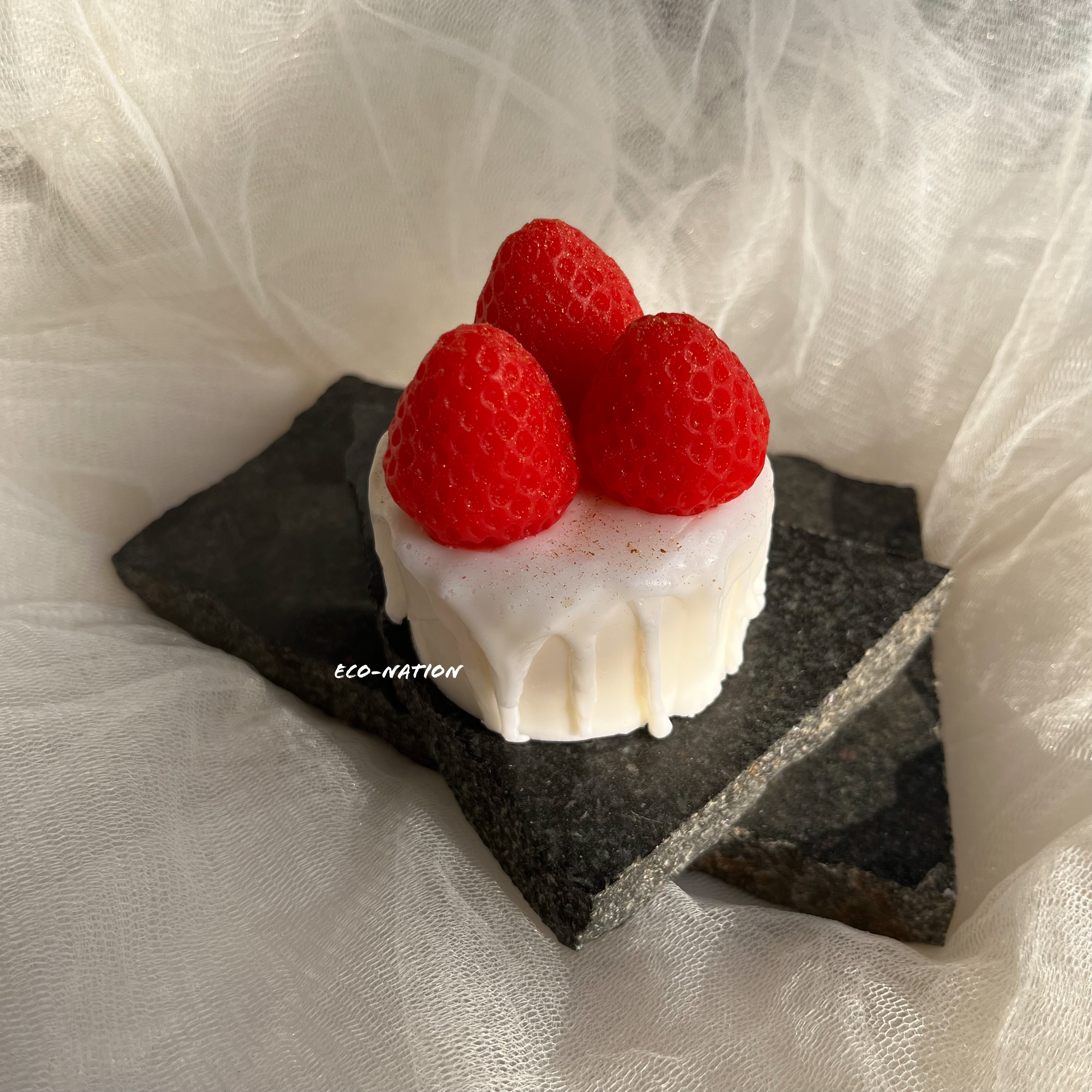 Strawberry delight cake