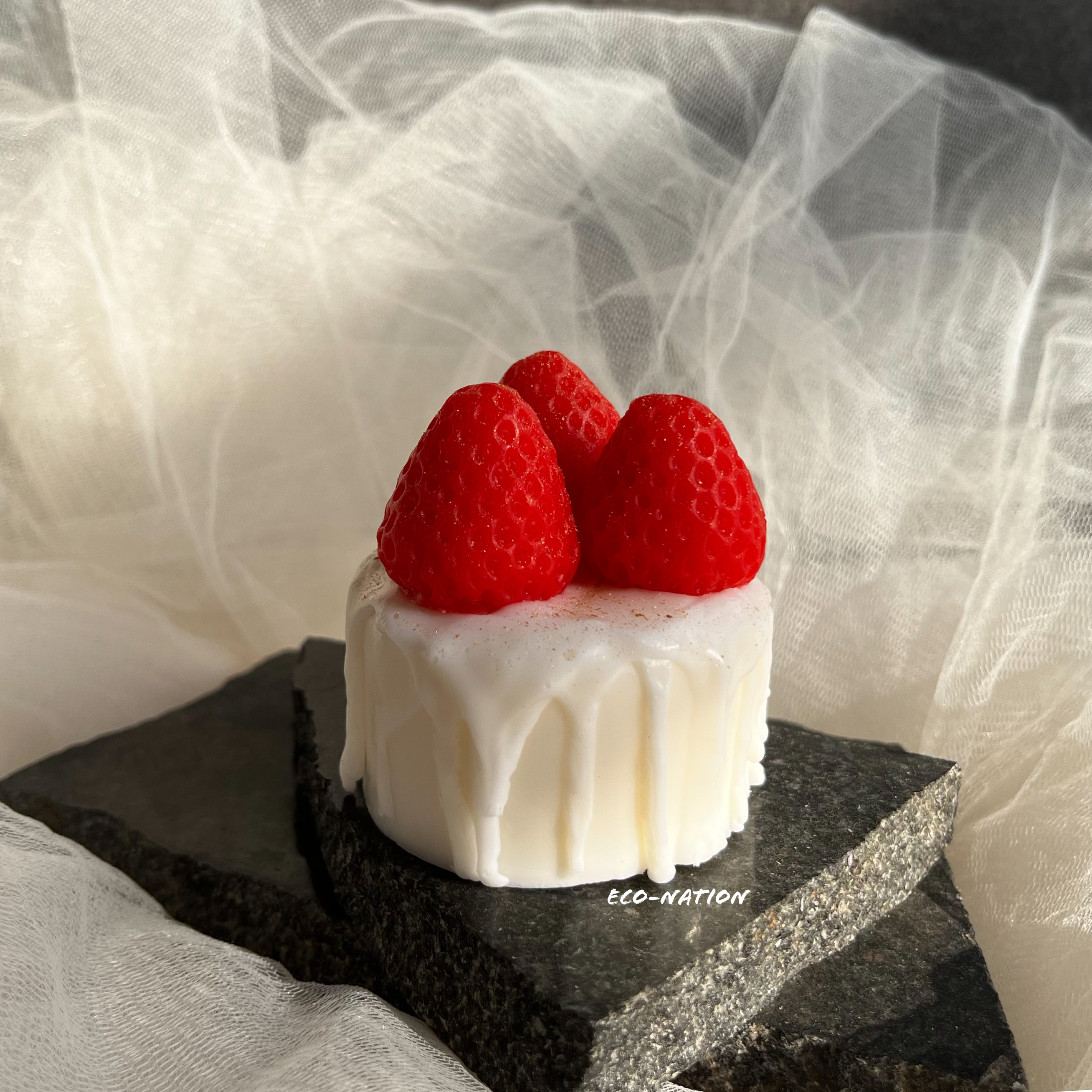 Strawberry delight cake