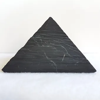 Pyramide non polie 7 cm INCA