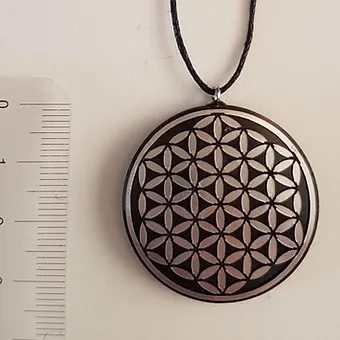 Pendentif rond Fleur de vie motif ARGENT plein 3.5 cm