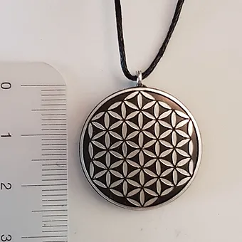 Pendentif rond Fleur de vie motif ARGENT plein 2 cm