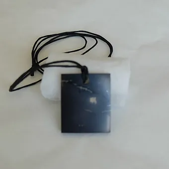 Pendentif RECTANGLE plein 3.5 cm