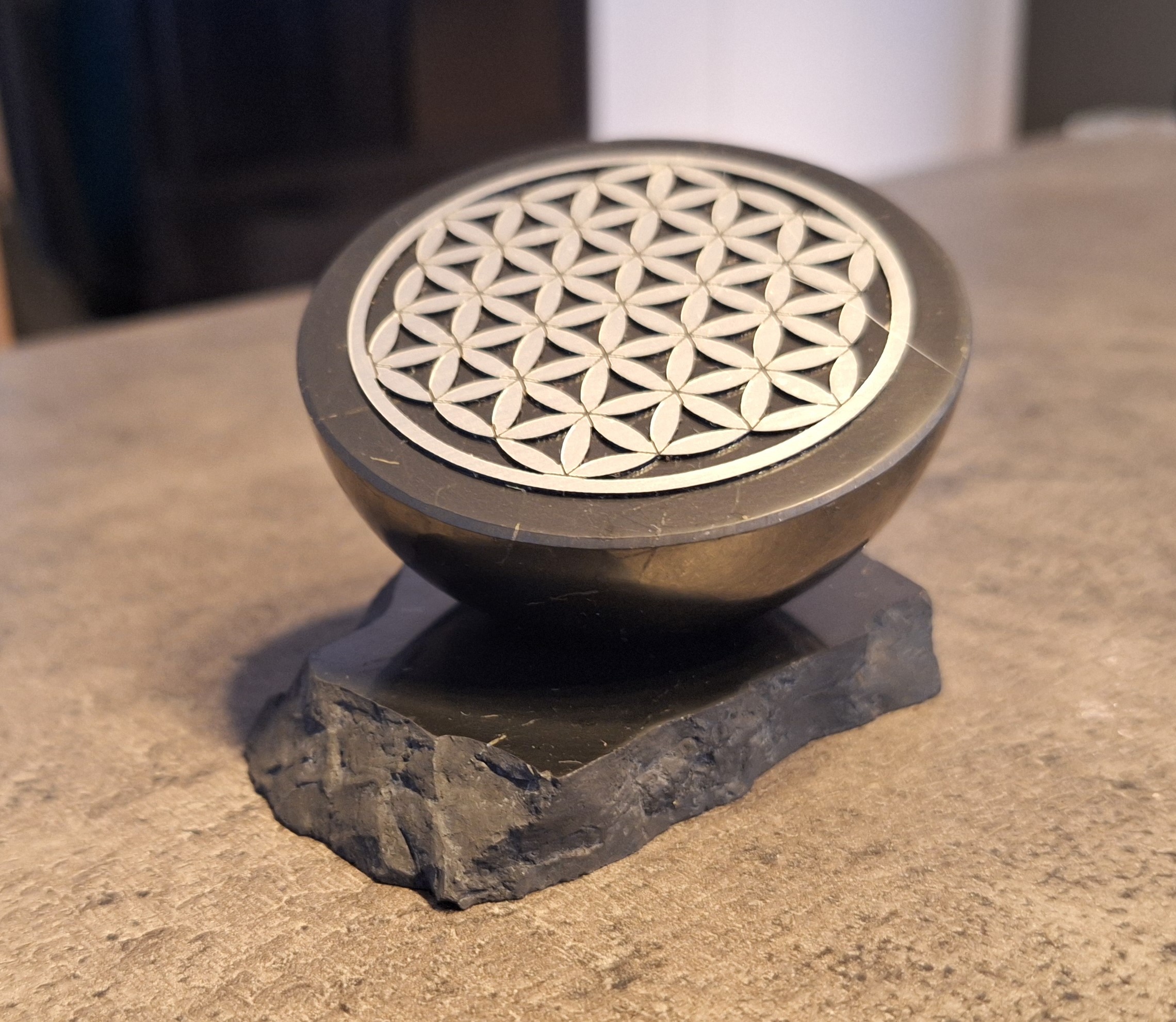 Demi-sphère de massage motif fleur de vie 7 cm avec support