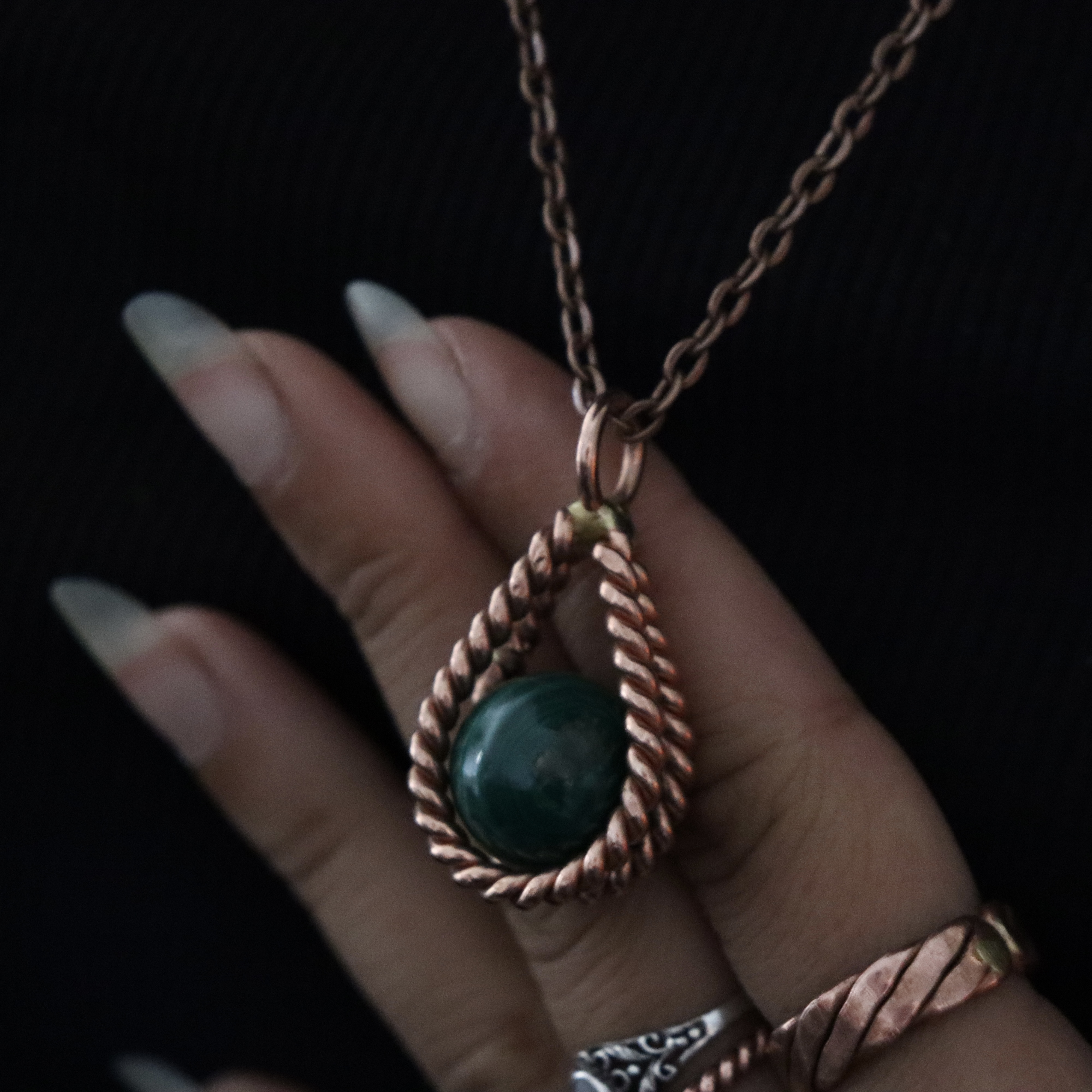 Teardrop Tensor Ring Copper Pendant Natural Malachite 