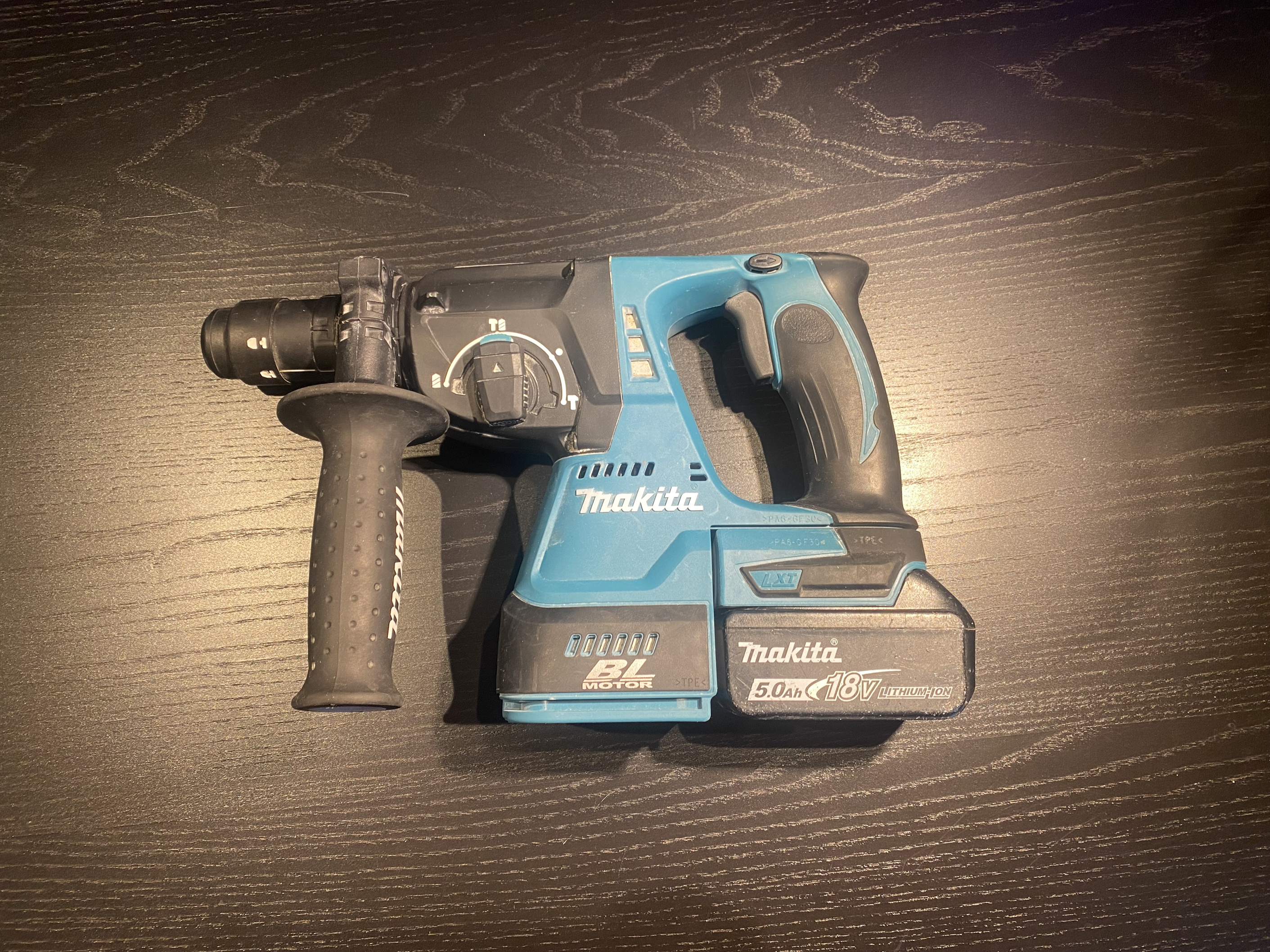 Makita Akku-Bohrhammer