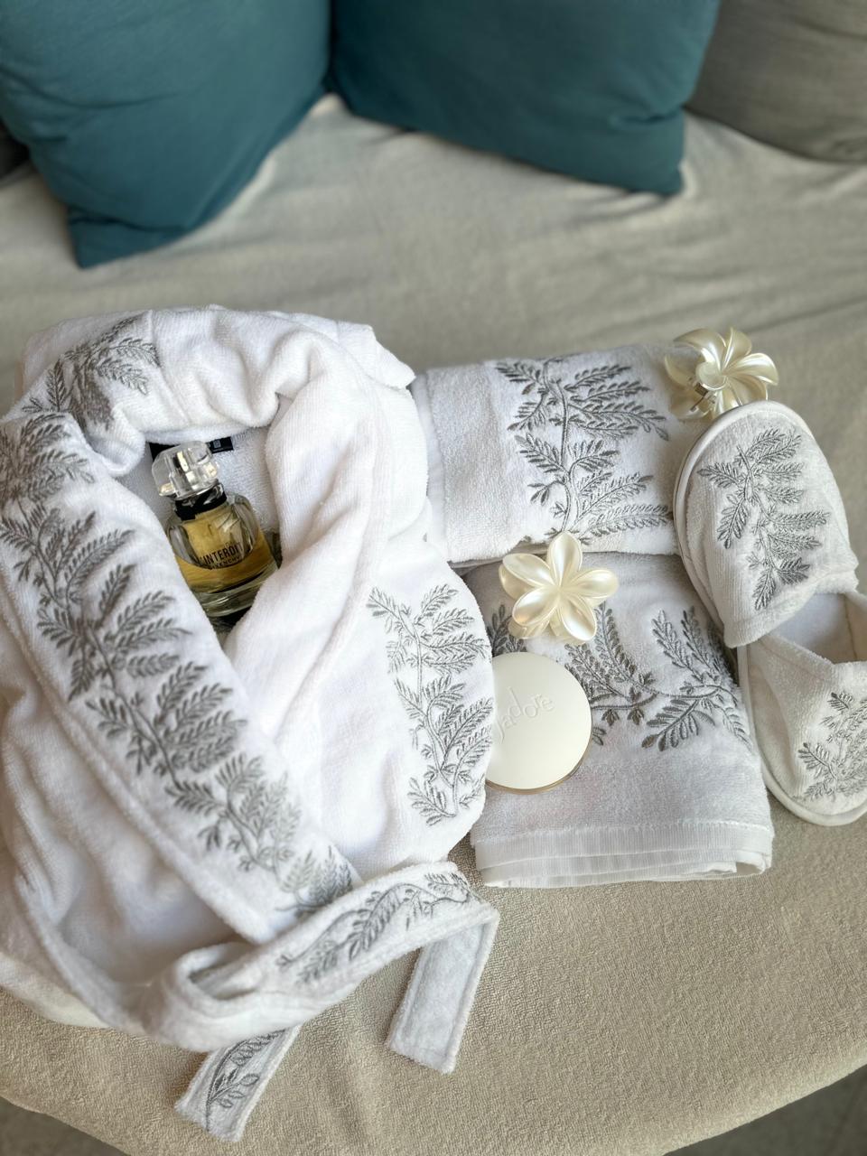 Terry velour spike bathrobe set Half collar embroidery