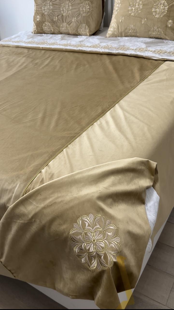Luxury double-sided embroidered duvet cover set