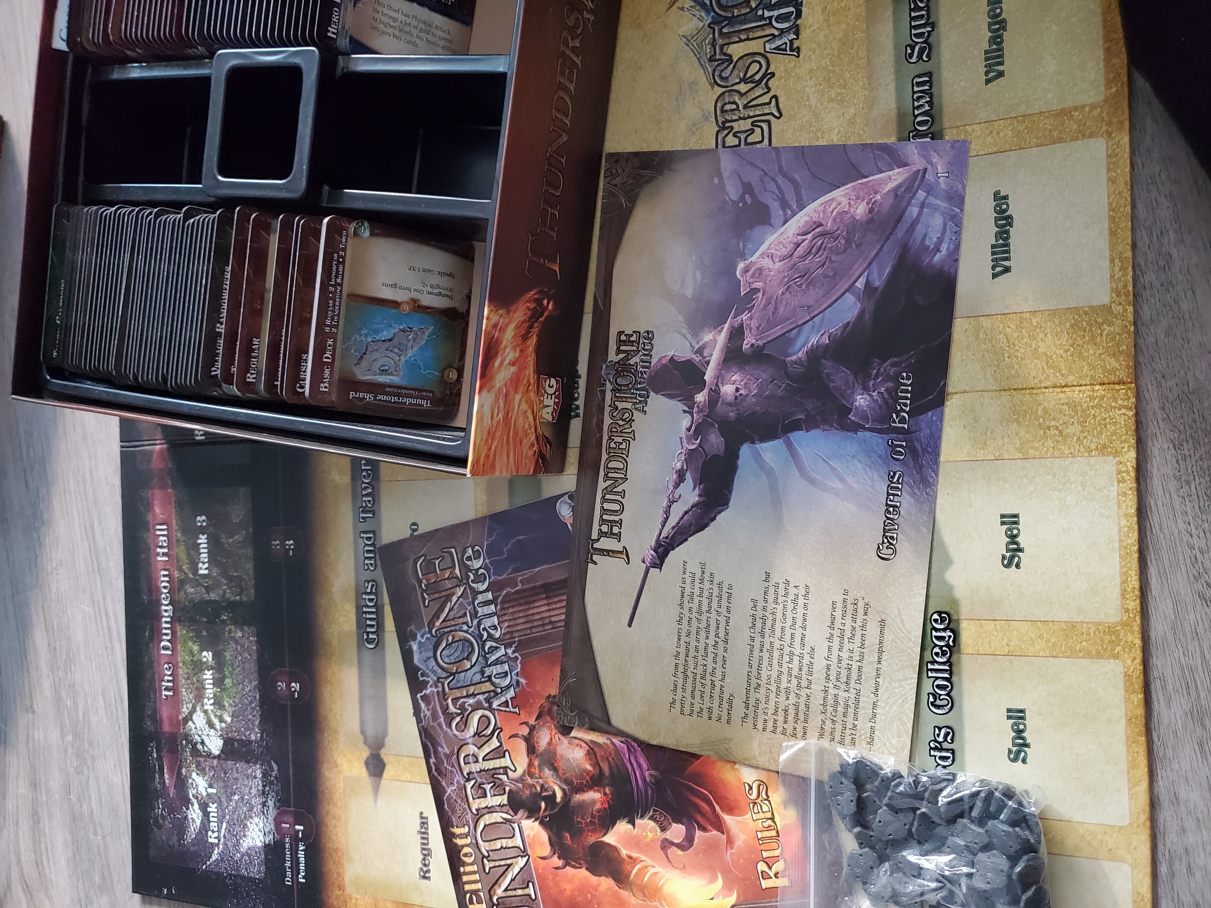 Thunderstone Advance : Tower of Ruin + Caverns of Bane