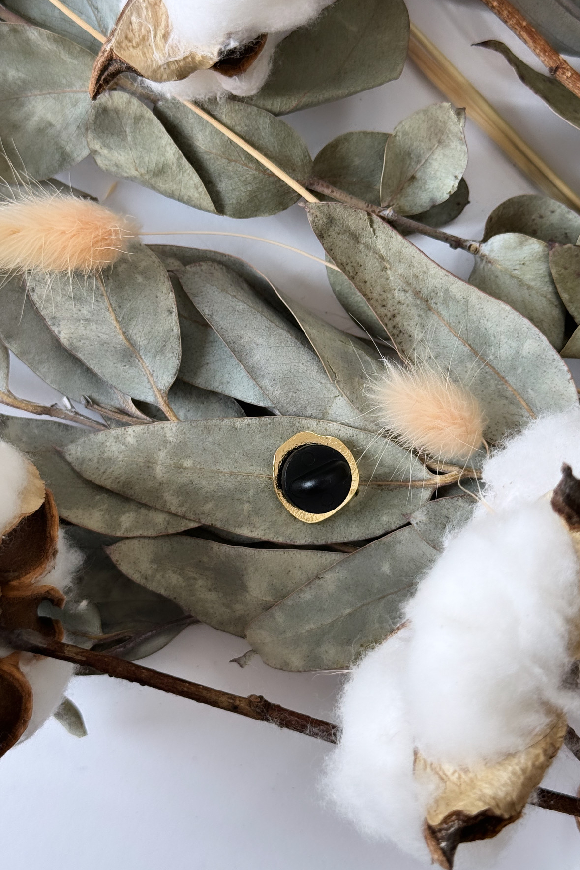 Enamel Pin Cat Paw Black