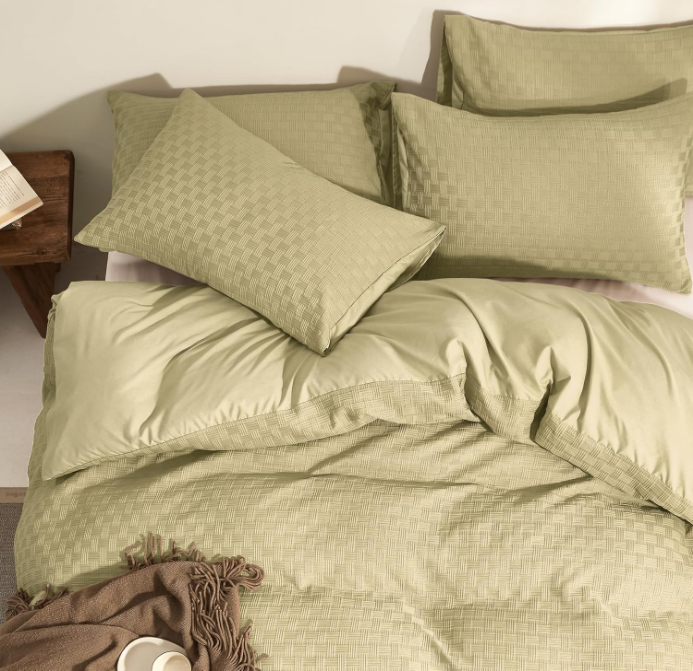 Beigish Green Duvet Cover Queen Size - 3 Pieces Soft and Breathable Microfiber Knitted Jacquard Waffle Weave Striped Comforter Cover with 8 Corner Ties & Zipper Closure