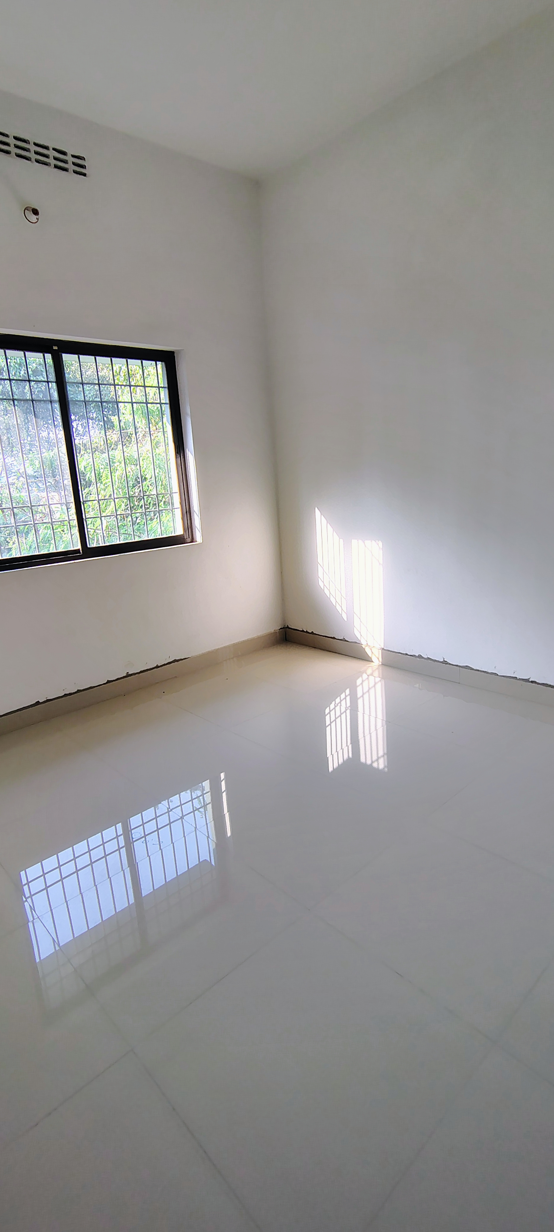 Spacious Room for Rent