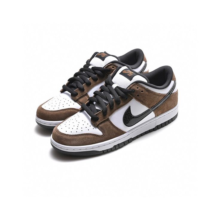 Nike Dunk Low Sneakers