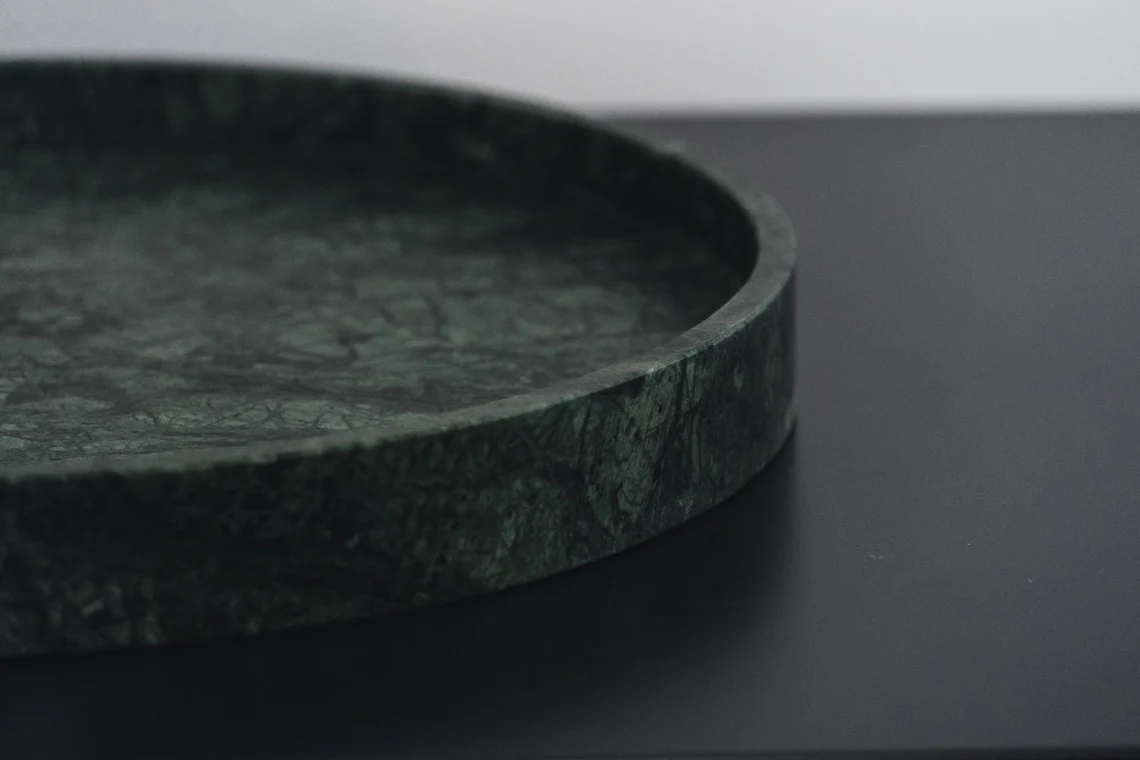 Plateau décoratif en plâtre effet marbre