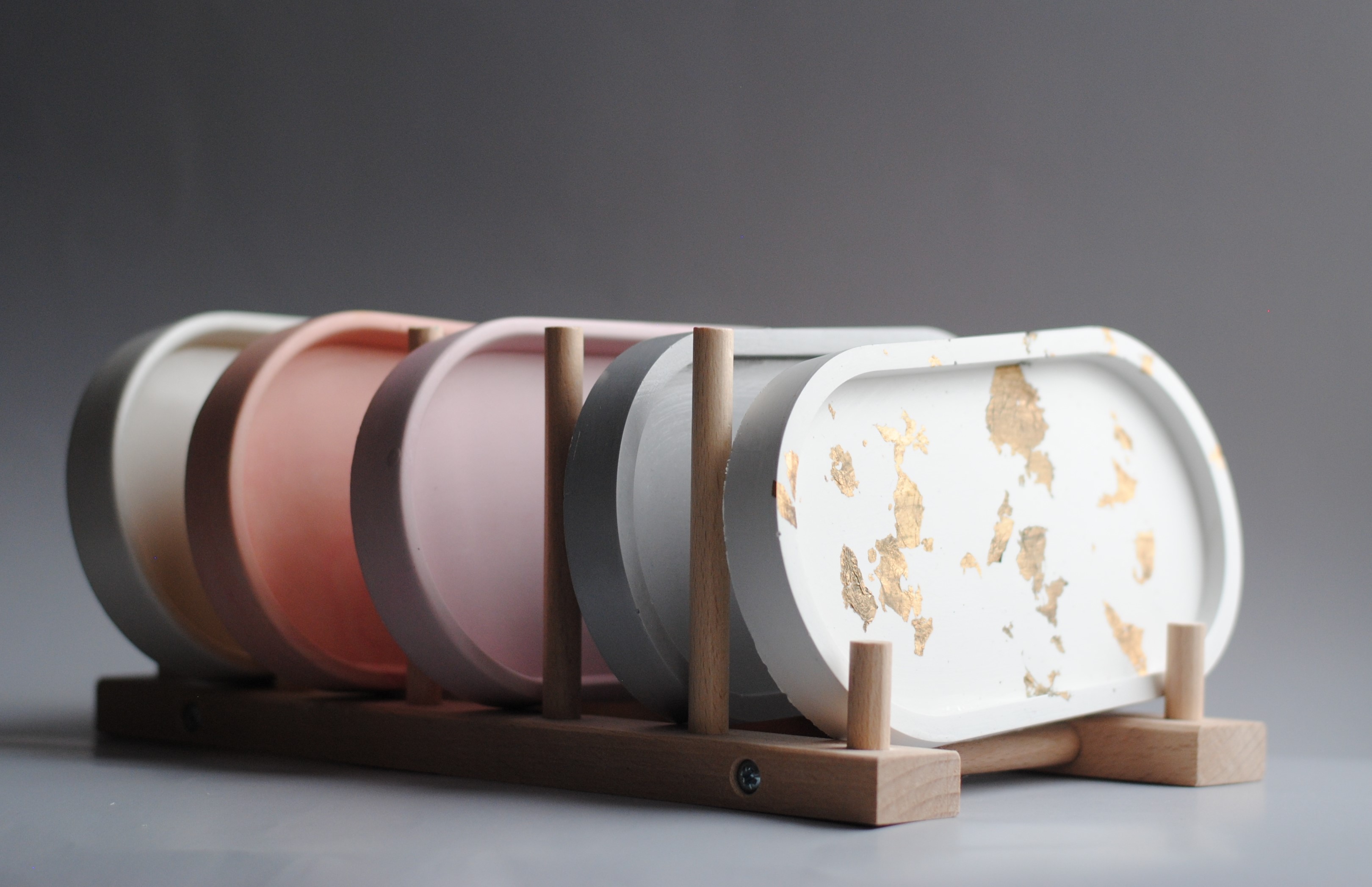 Plateau Oval Élégant en Jesmonite