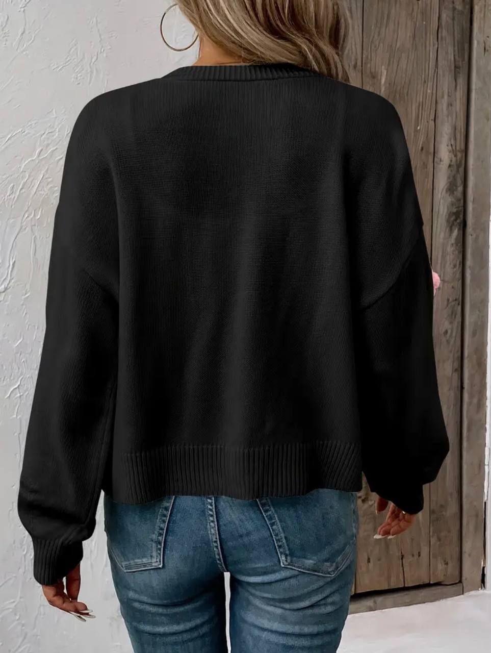 Cardigan noir avec broderies florales