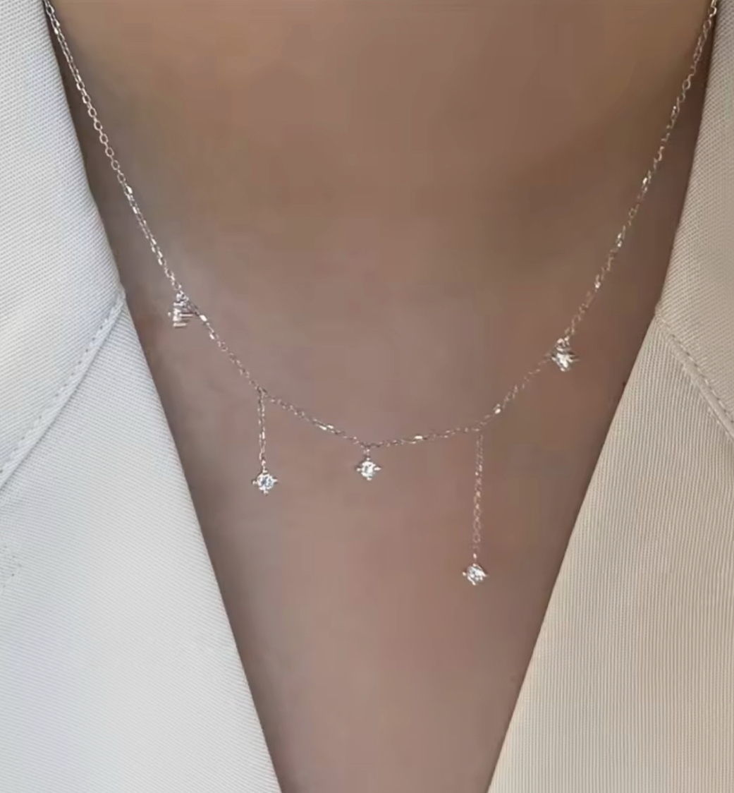 Collier en argent avec pendentifs