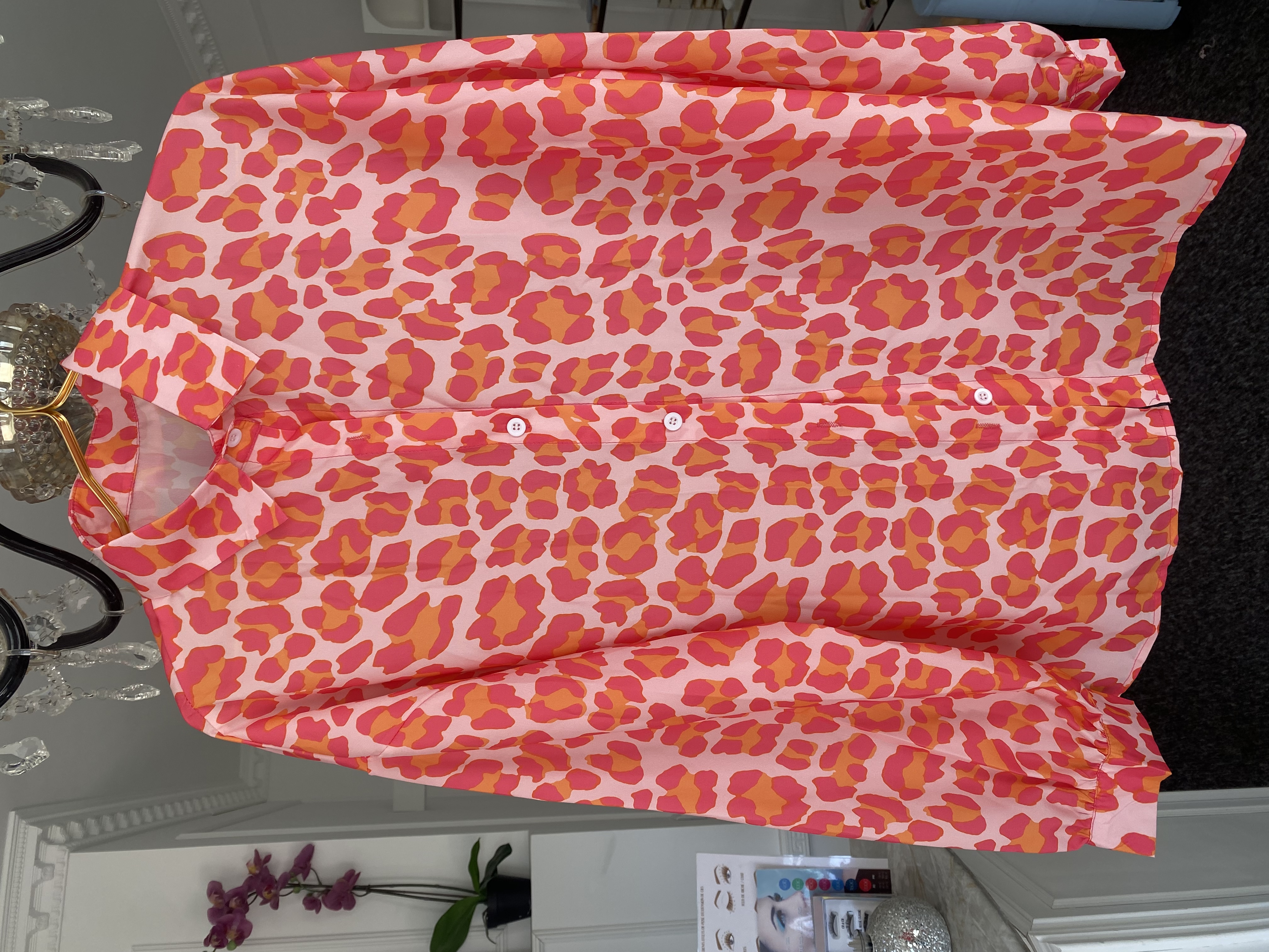 Chemise à motifs léopard