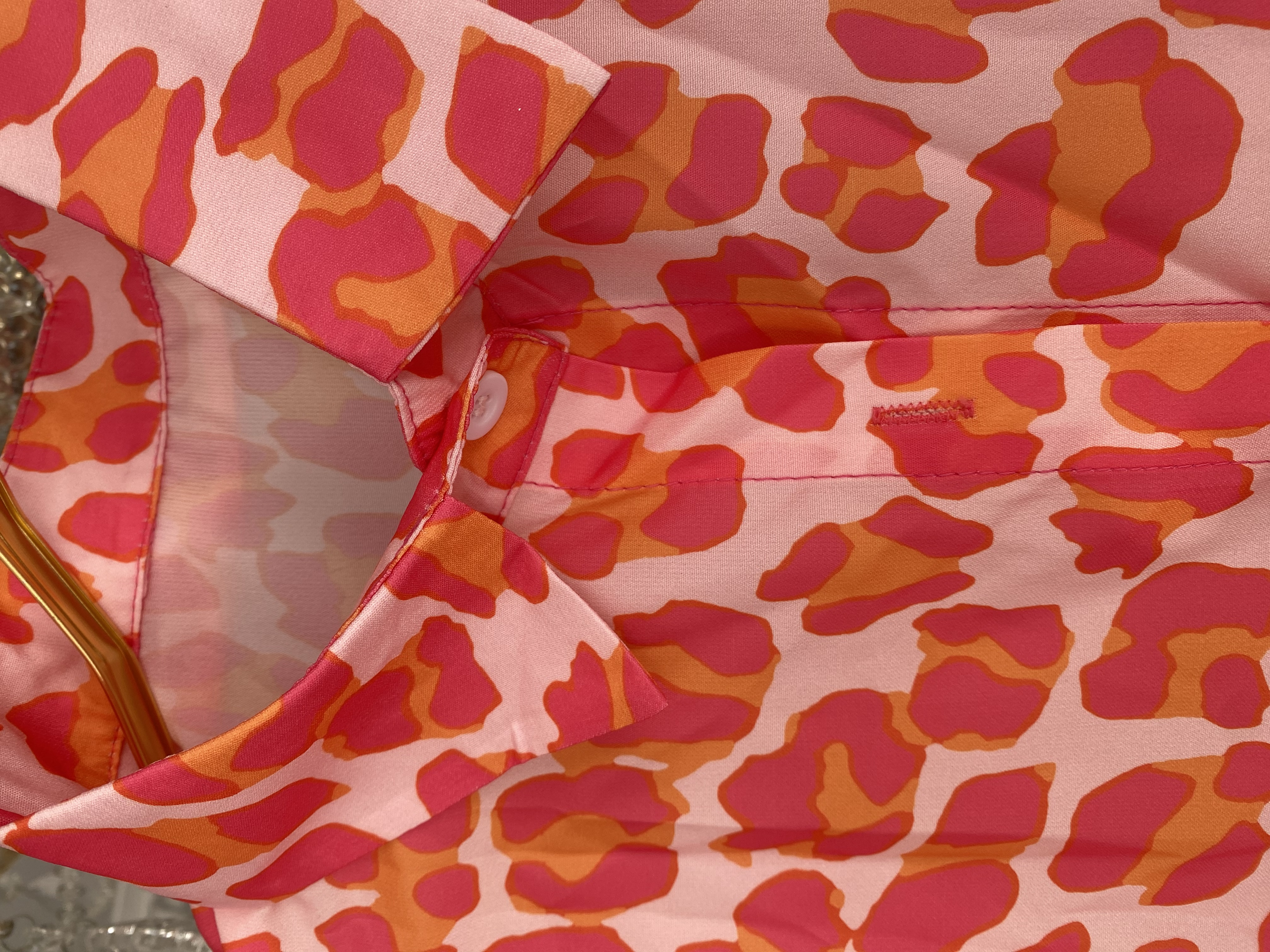 Chemise à motifs léopard