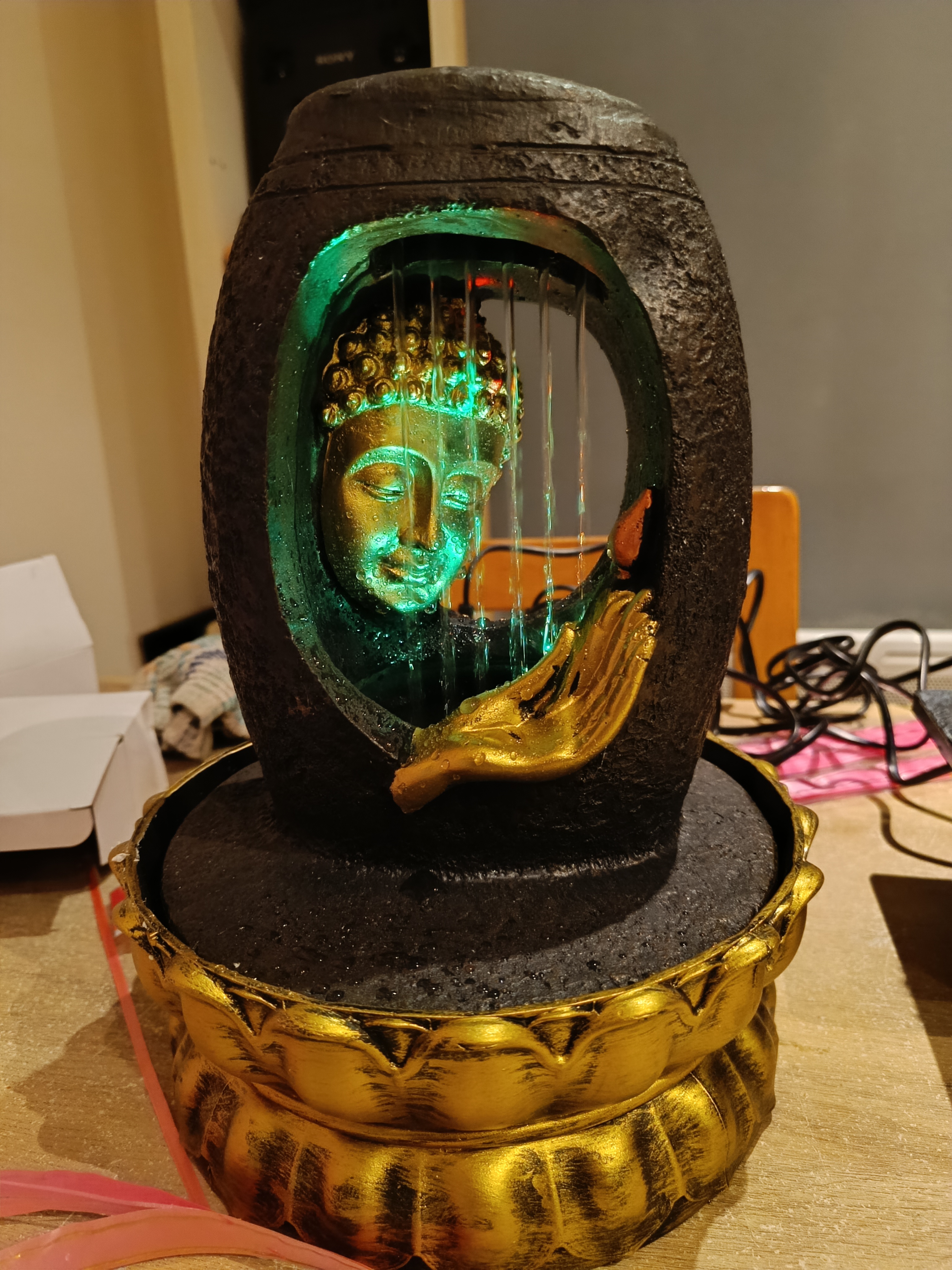 Fontaine de Table - 30cm - Bouddha Doré & Vitarka Mudra