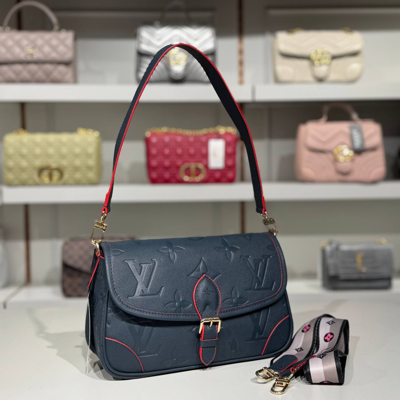 👜 Geantă de umăr Louis Vuitton – model baguette