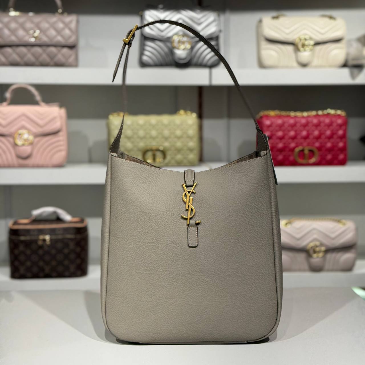 Saint Laurent (YSL) – Geantă tip Hobo