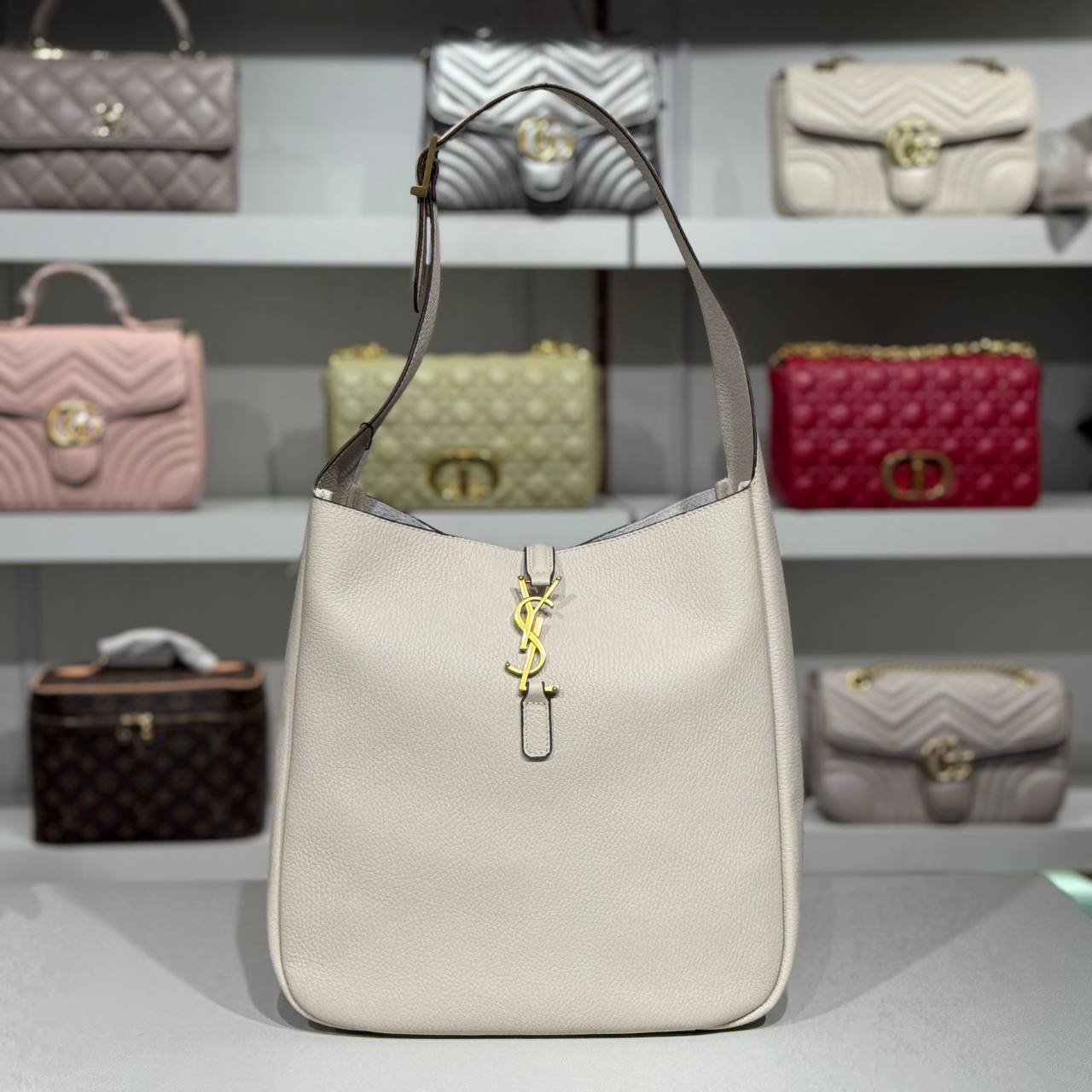 Saint Laurent (YSL) – Geantă tip Hobo