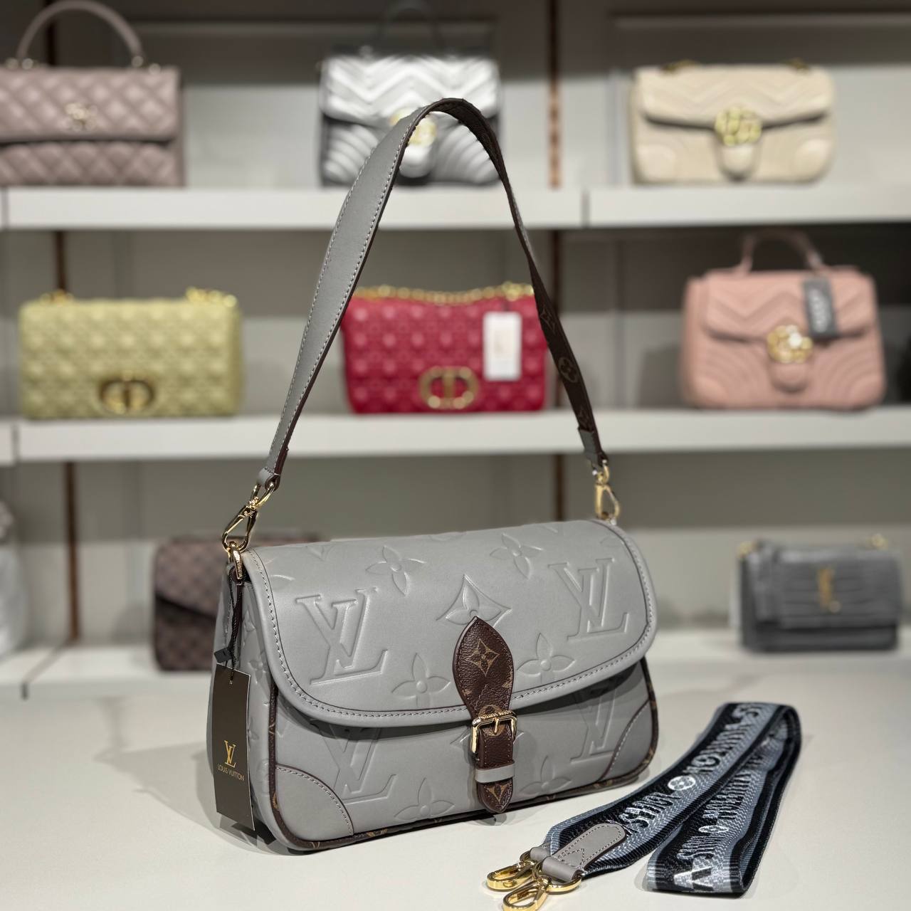 👜 Geantă de umăr Louis Vuitton – model baguette