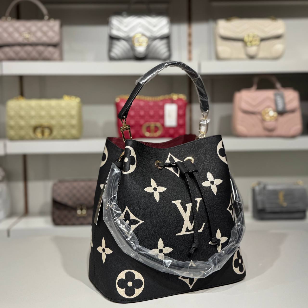 👜 Geantă Louis Vuitton – model bucket / sac (Monogram Giant)