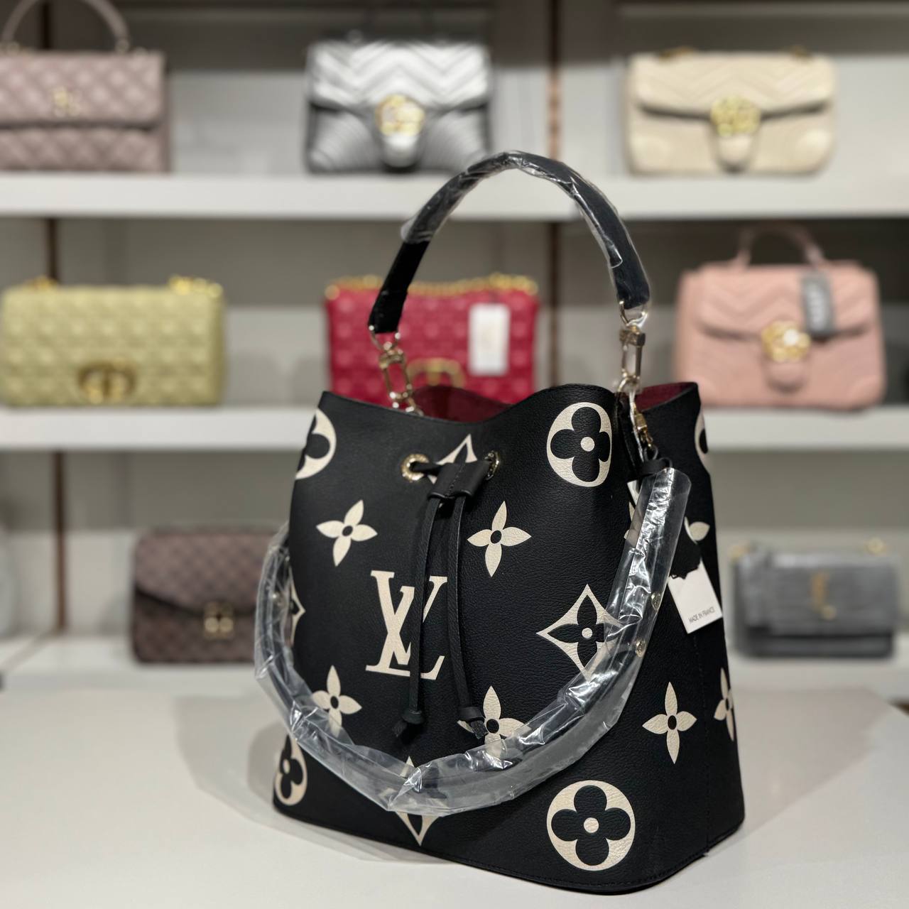 👜 Geantă Louis Vuitton – model bucket / sac (Monogram Giant)