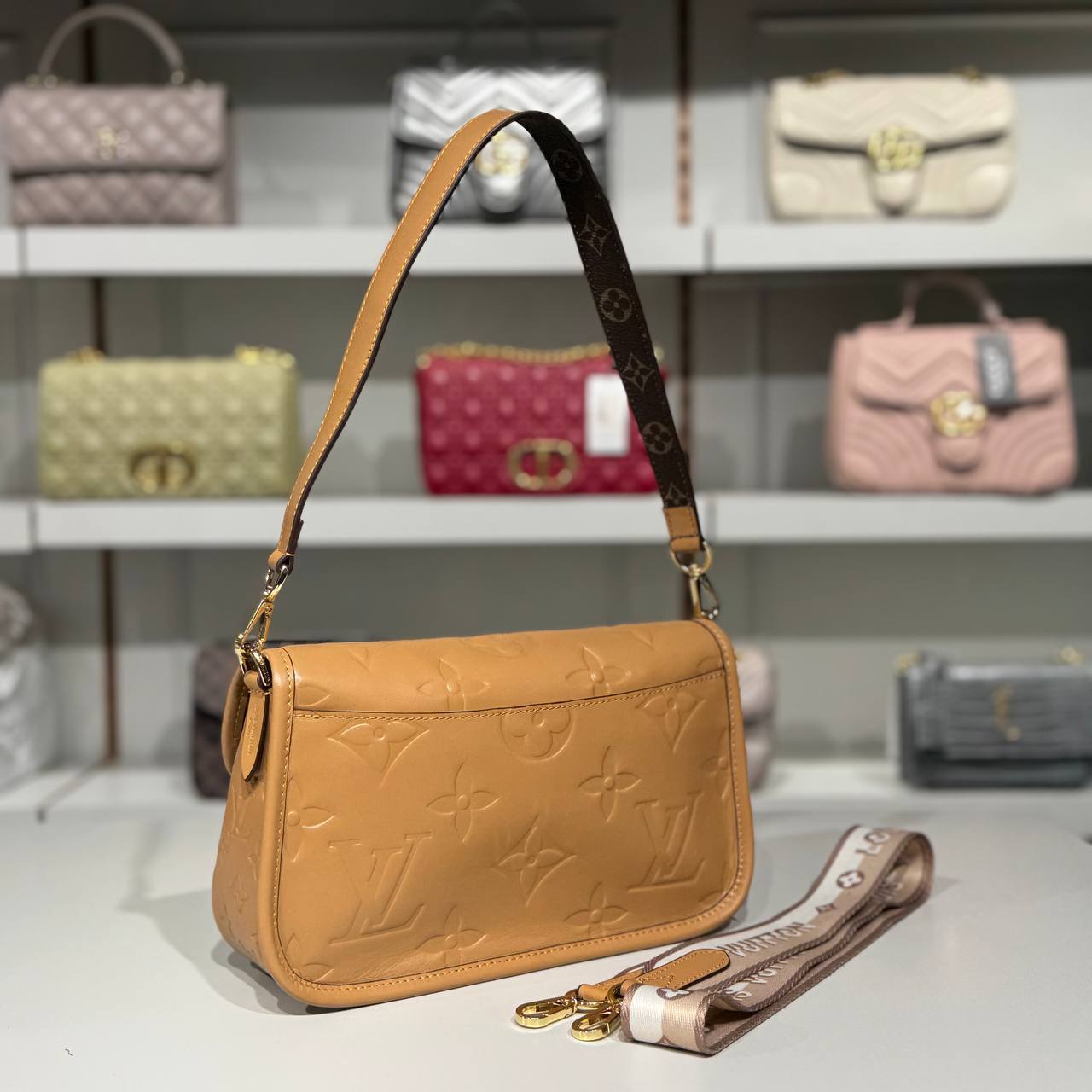👜 Geantă de umăr Louis Vuitton – model baguette