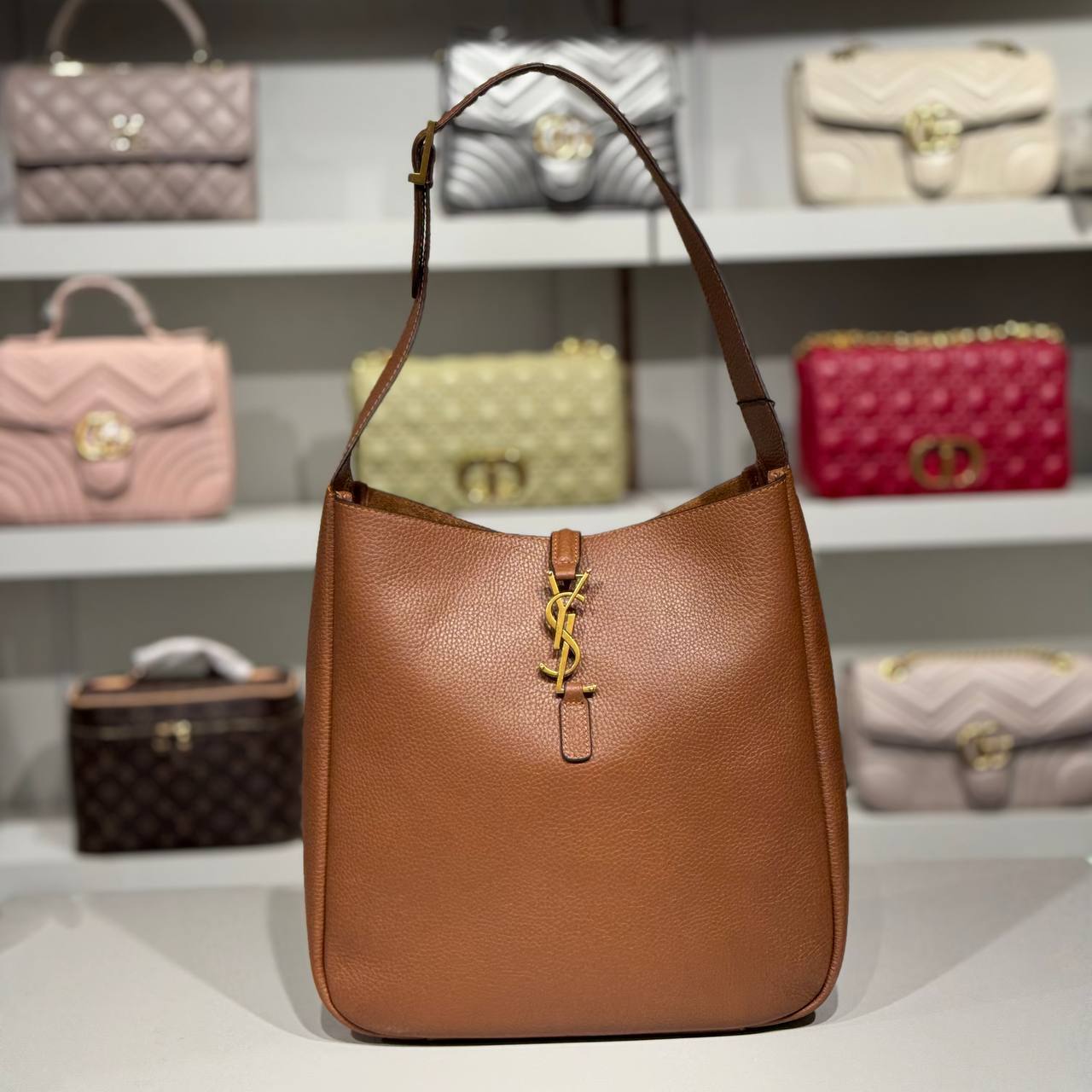 Saint Laurent (YSL) – Geantă tip Hobo