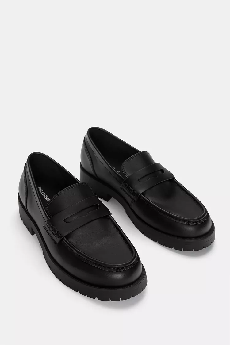  Chunky loafers 