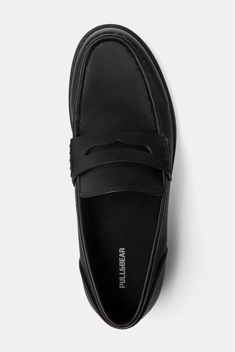  Chunky loafers 