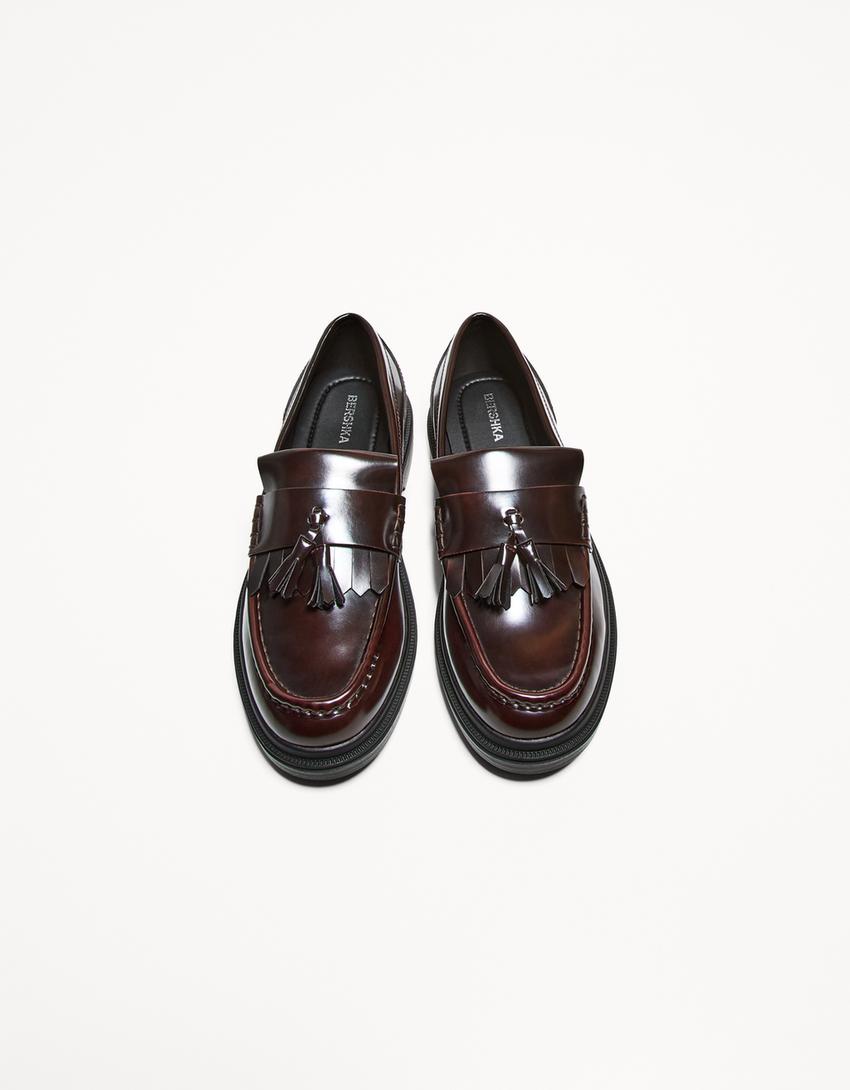  Fringed loafers with tassel 