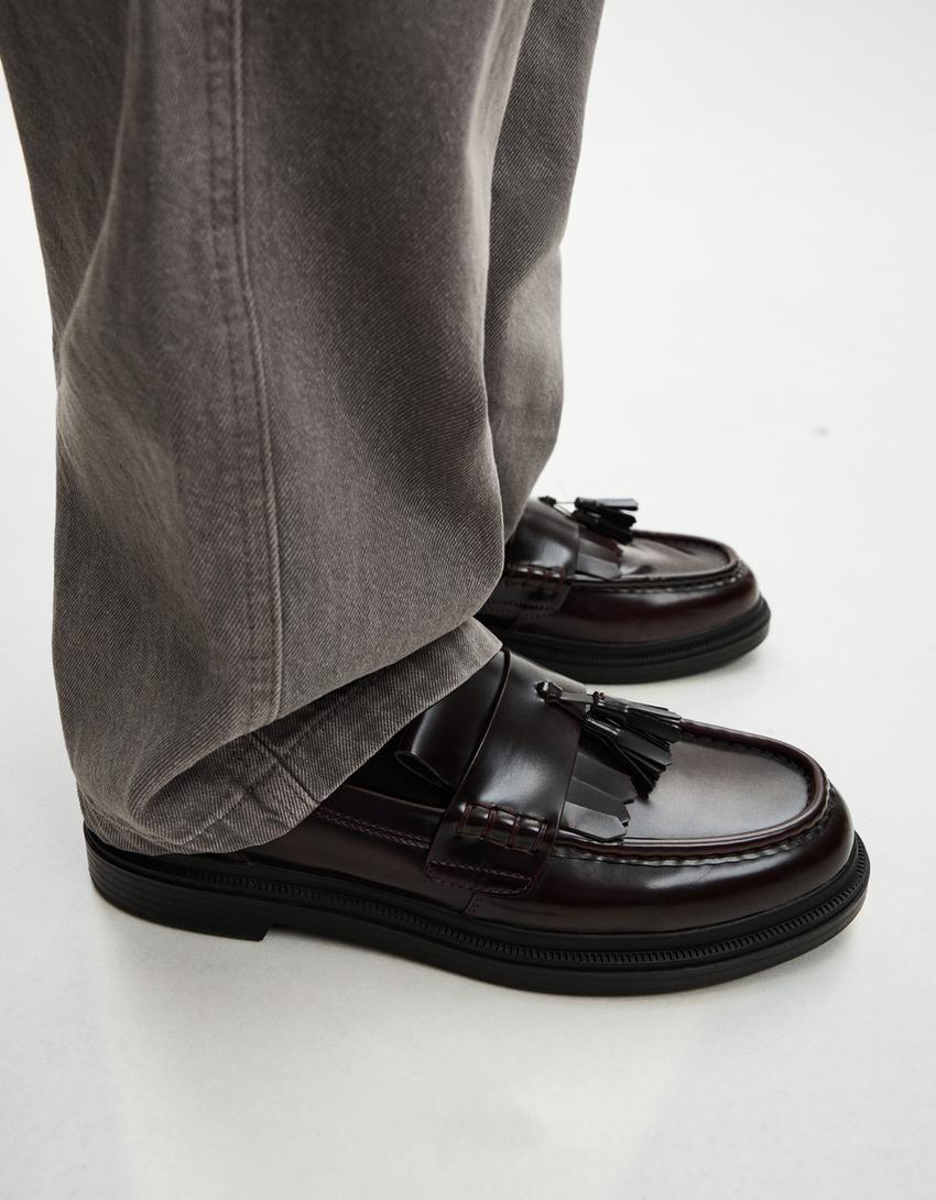  Fringed loafers with tassel 