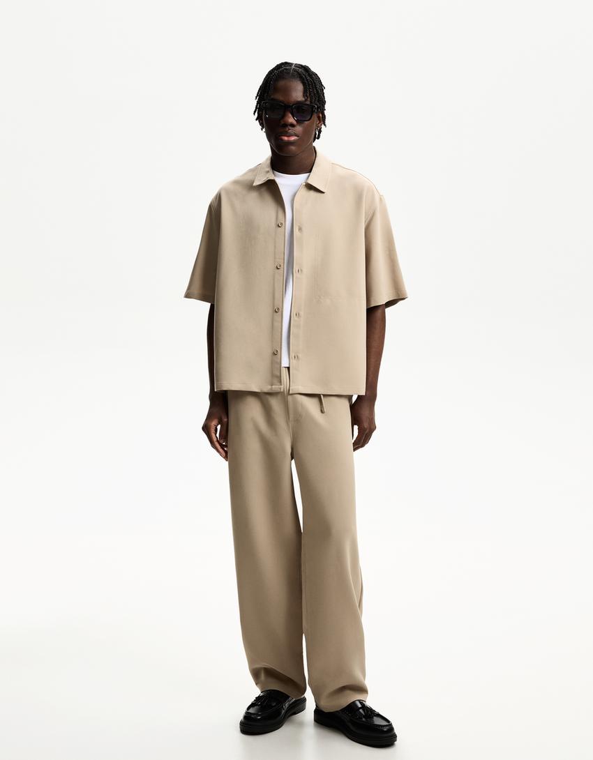  Short sleeve boxy tailored fit shirt 
