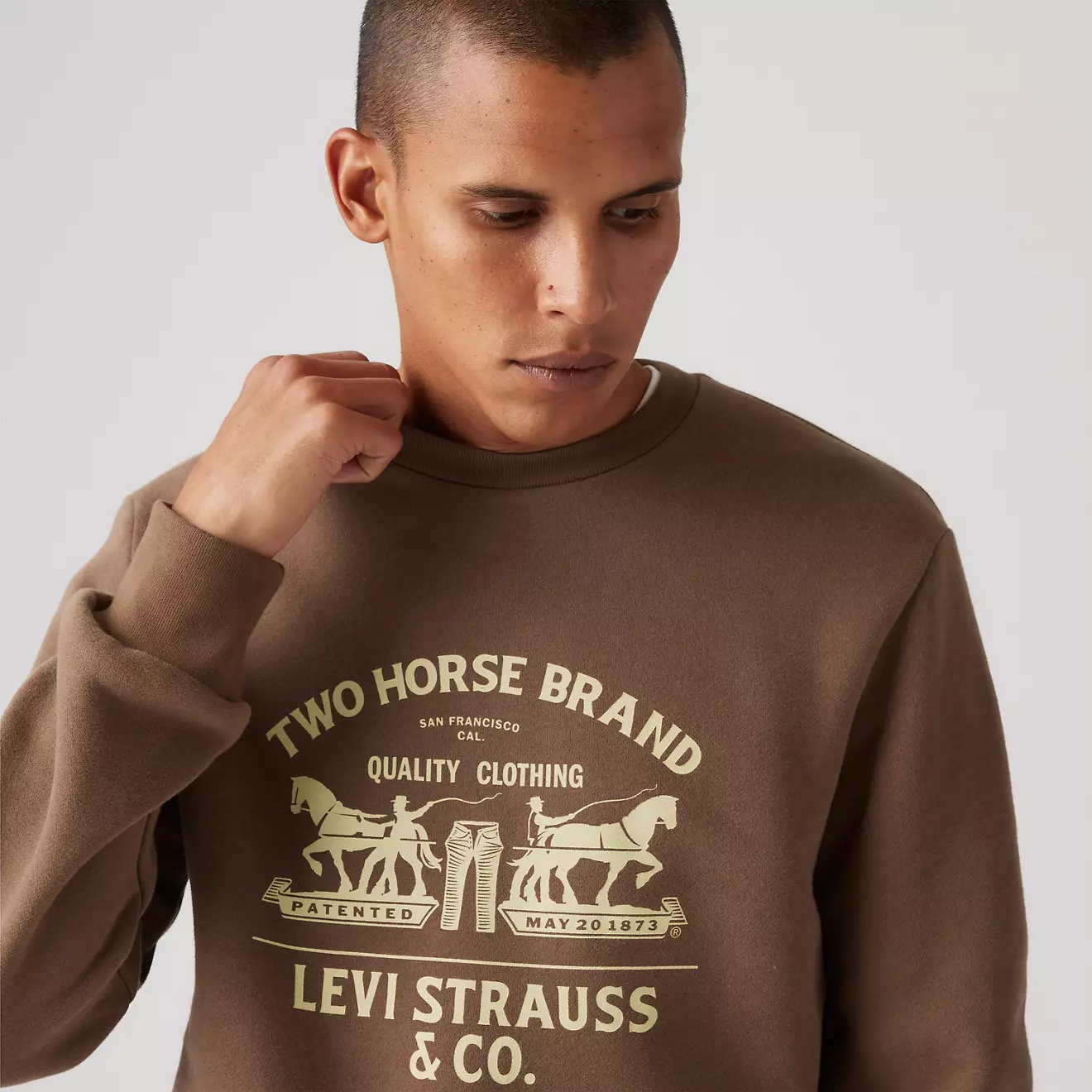 Standard Fit Graphic Crewneck Sweatshirt