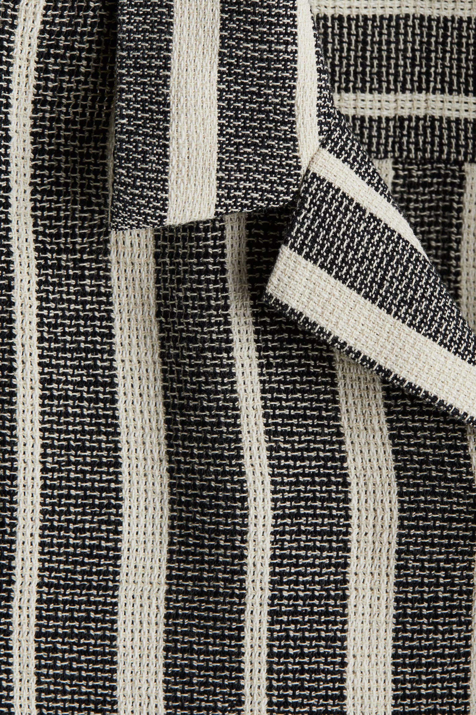 Regular Fit Textured resort shirt