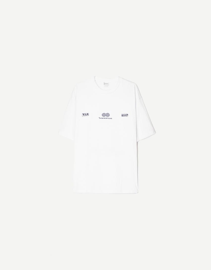 Short sleeve T-shirt with embroidery