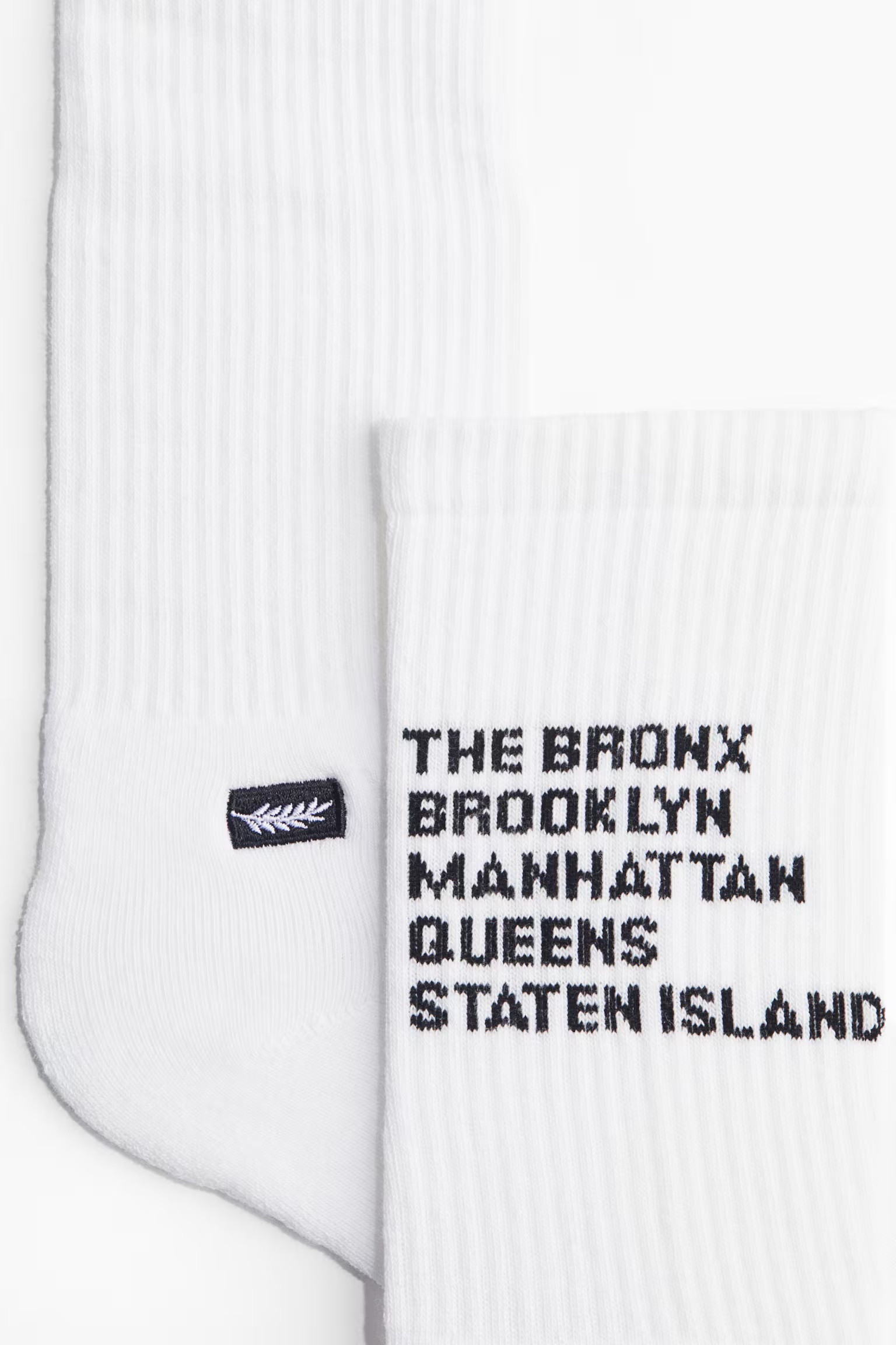 Motif Detailed Socks