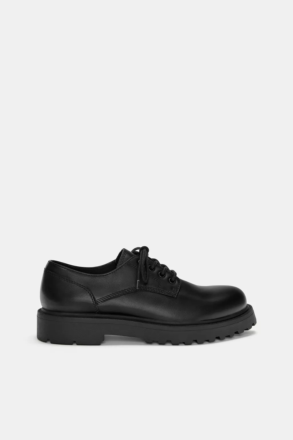 Lace-up shoes