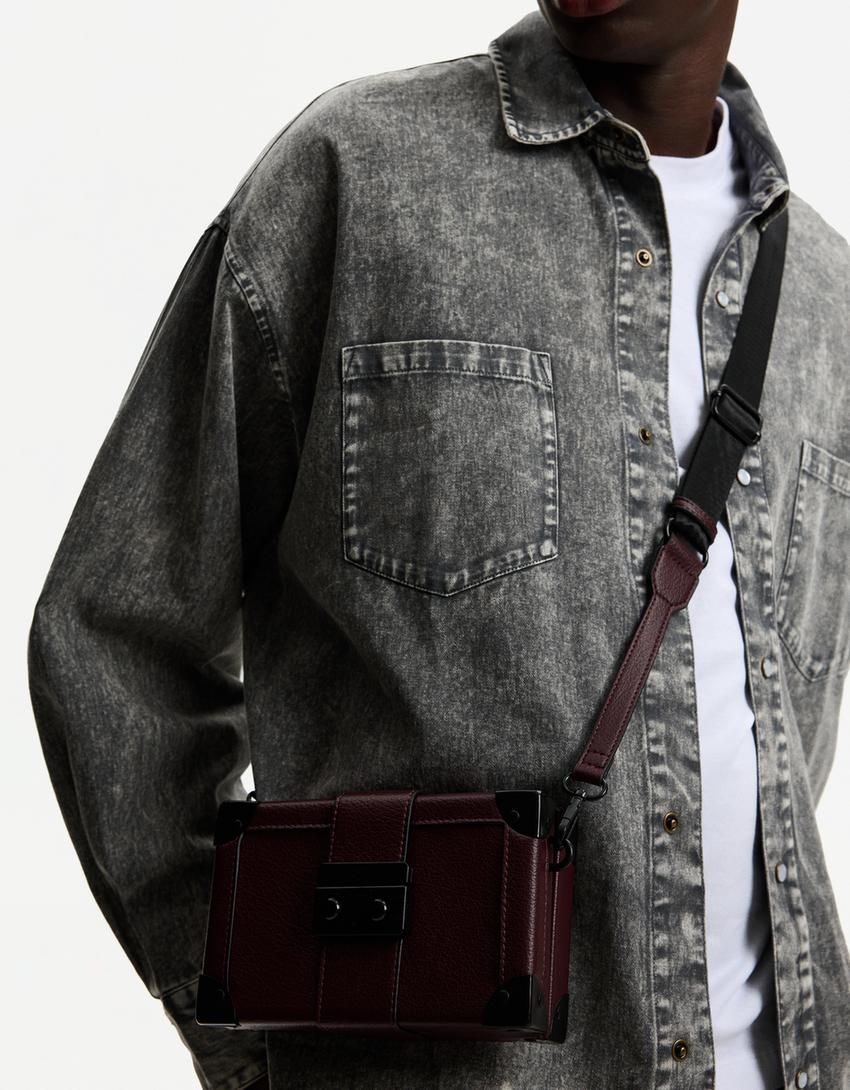 Rigid minaudière