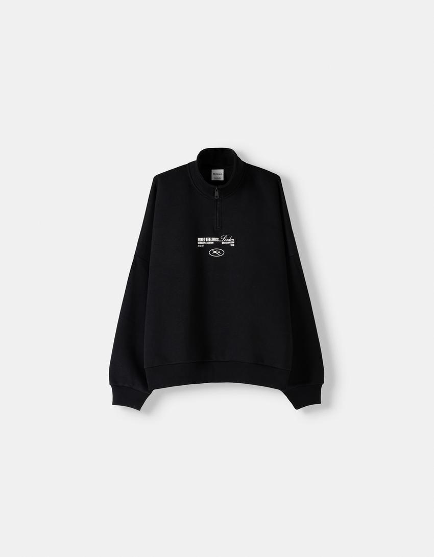 Sports sweatshirt with printed zipper