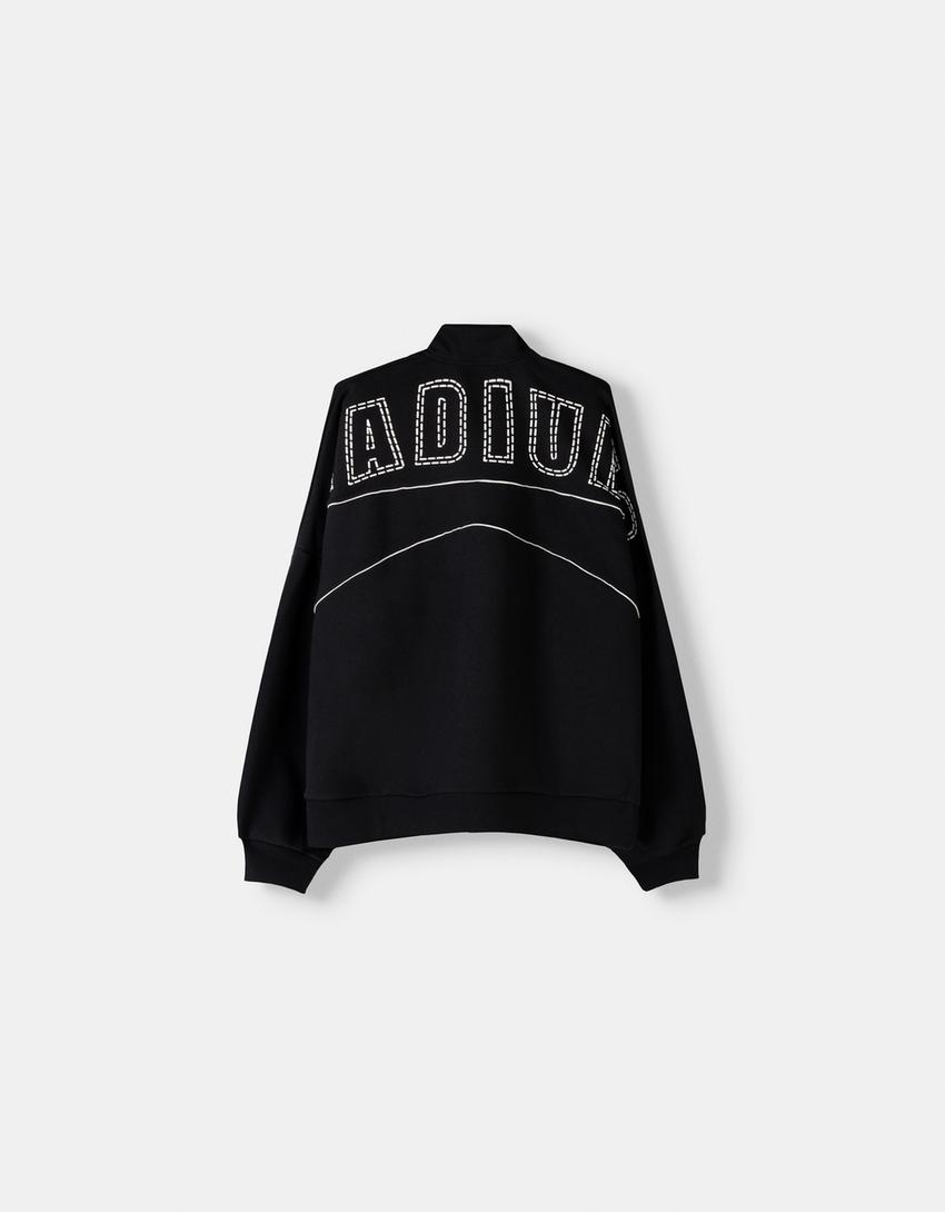  Sports sweatshirt with printed zipper 