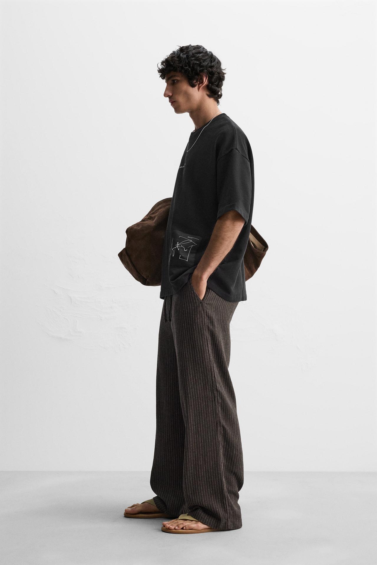 SWEATSHIRT WITH PRINTED PATCH