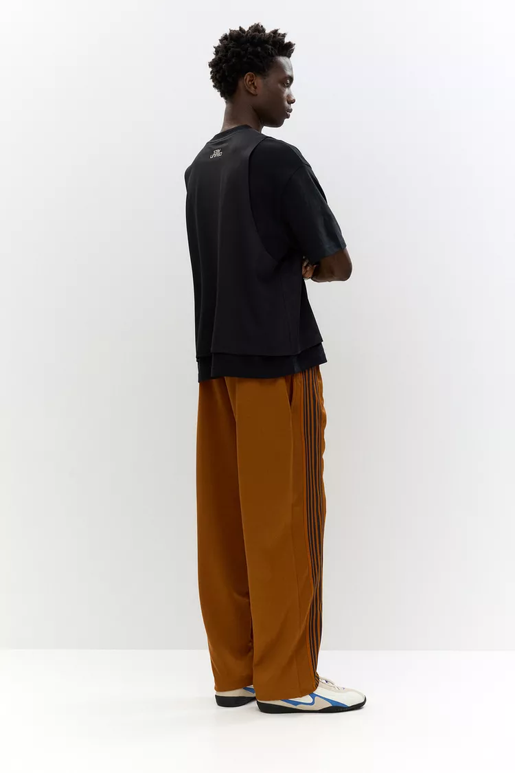 STWD sweatpants with side stripes